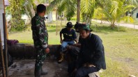 Jaga Wilayah dari Karhutla, Babinsa Lubuk Gaung Perkuat Imbauan Larangan Bakar Lahan