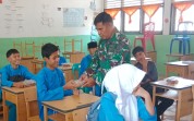 1.541 Pelajar di Dumai Terima Makanan Bergizi Gratis, Babinsa Purnama Lakukan Pendampingan