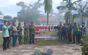 TNI Zero Waste Digelorakan, Koramil 02 Bersama Masyarakat Bersihkan Lingkungan