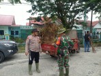 Babinsa Buluh Kasap Sertu Nasral Bersama Tiga Pilar dan Warga Gelar Gotong Royong