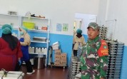 Dukung Program MBG, Babinsa Koramil 02/Bukit Kapur Dampingi Distribusi 2.208 Porsi