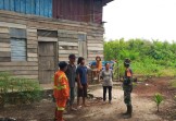 Babinsa dan MPA Perkuat Pencegahan Karhutla melalui Patroli di Bukit Batrem