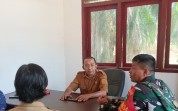 Komsos Babinsa Bukit Kapur, Warga Guntung Bahas Keamanan dan Bahaya Narkoba
