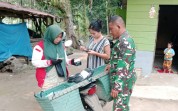 Komsos Bersama Warga, Babinsa Lubuk Gaung Pantau Perkembangan Wilayah
