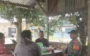 Patroli Jalur Pipa, Babinsa Koramil 02/Bukit Kapur Imbau Warga Jaga Fasilitas Vital PHR
