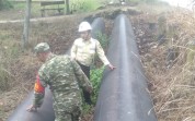 Jaga Keamanan Jalur Pipa Minyak, Babinsa Dumai Imbau Warga Patuhi Zona Terlarang
