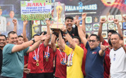 Tim AHS FC Pekanbaru Juara Open Turnamen Sepak Bola Hari Bhayangkara dan HUT PWI