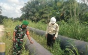 Patroli Gabungan Koramil 01 Dumai Pastikan Jalur Pipa Minyak Aman dan Terkendali