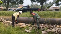 Jaga Keamanan Jalur Pipa, Babinsa dan Security PHR Patroli di Bukit Kapur