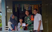 Babinsa Koramil 01 Dumai Santuni 13 Anak Yatim Piatu di Kelurahan Bukit Datuk