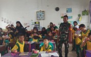 Babinsa Ratu Sima Kawal Program Makanan Bergizi Gratis bagi Pelajar dan Balita