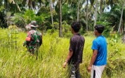 Babinsa Kodim 0320 Dumai Gencarkan Sosialisasi Pencegahan Karhutla kepada Warga