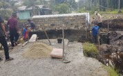 Sinergi TNI dan Masyarakat Percepat Pembangunan Dua Jembatan Armco di Sungai Sembilan