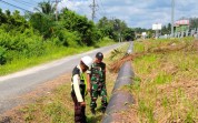 Cegah Gangguan dan Pencurian, Babinsa dan PHR Patroli Jalur Pipa di Bukit Kapur