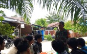 Melalui Komsos, Babinsa Bukit Batrem Edukasi Pemuda Terkait Rekrutmen TNI AD 2026