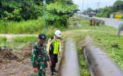Cegah Gangguan Objek Vital, Babinsa Sosialisasi Keamanan Jalur Pipa ke Warga