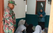 Posyandu Ramai Sejak Pagi, Babinsa Bagan Besar Turut Kawal Pelayanan Kesehatan Warga