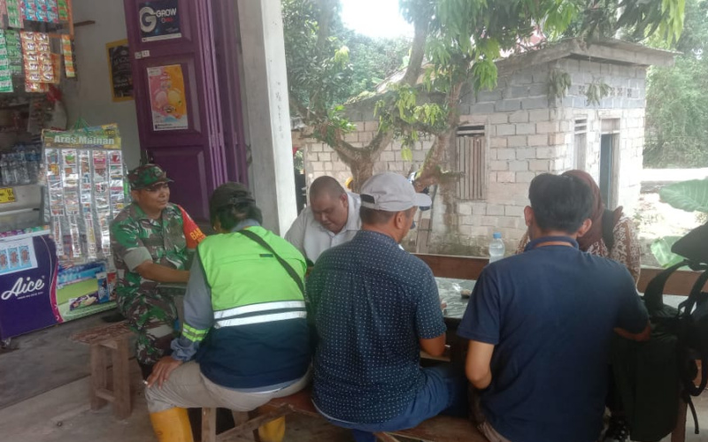 Komsos, Babinsa Teluk Makmur dengar Keluhan Warga