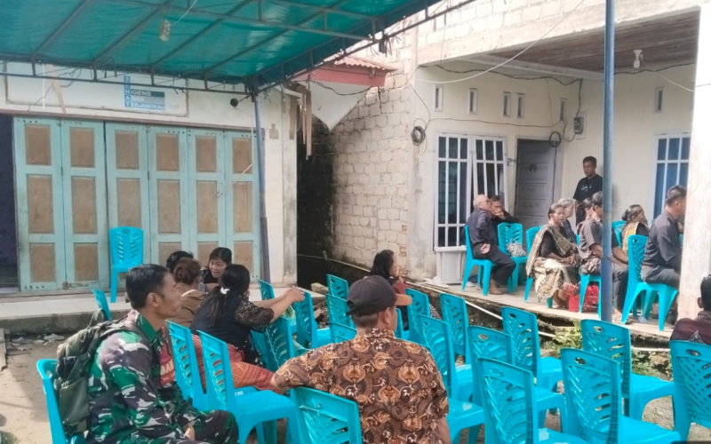 Babinsa Hadir di Tengah Duka, Pemakaman Militer Serka Aprianto Berlangsung Khidmat