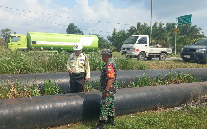 Babinsa Koramil 02 Patroli Aktif di Aset Vital Nasional