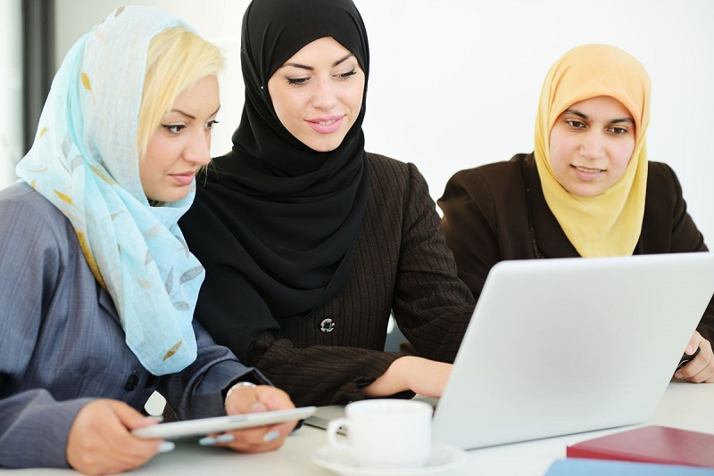 Hukum Menjadi Wanita Karier dalam Islam