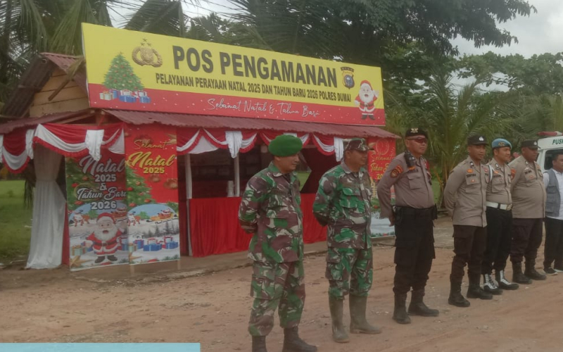 Pengamanan Nataru di Pantai Koneng, Babinsa Pastikan Aktivitas Wisata Aman