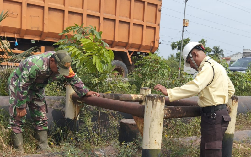 Babinsa Koramil 02 BK Bersama Security PHR Perkuat Pengamanan Jalur Pipa