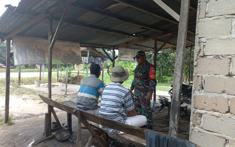 Lakukan Pengecekan Pipa Minyak Pertamina, Tim SKK Migas Koramil 02/BK Patroli