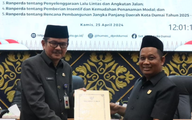 Paripurna DPRD Kota Dumai, Sekda Sampaikan Penjelasan Wako Terkait 5 Ranperda