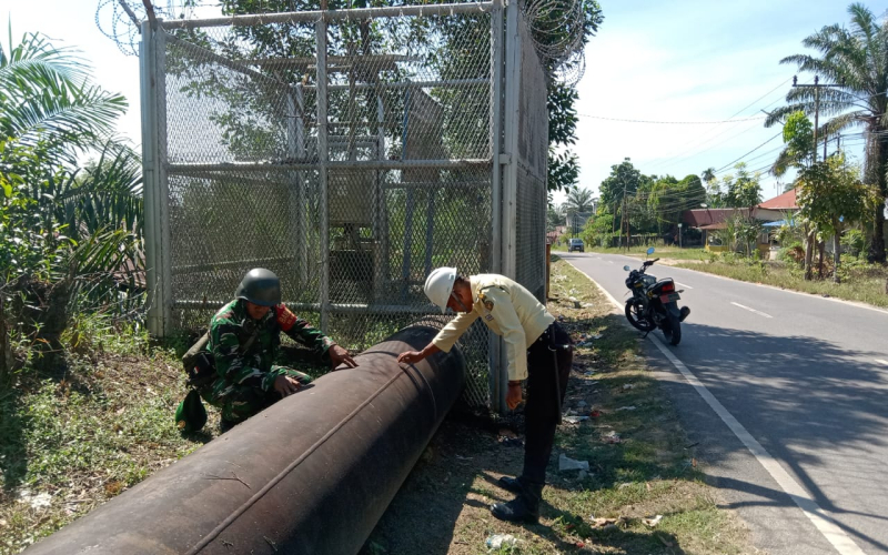 Telusuri Jalur Pipa Minyak, Koramil 01 Rutin Patroli Keamanan