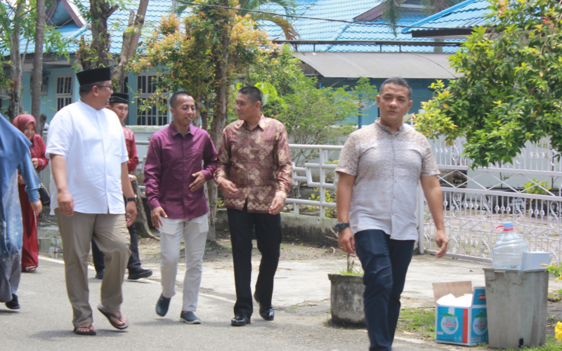 Silaturahmi Lebaran, Letkol Inf Ronald Manurung Kunjungi Kediaman Wakil Walikota Dumai