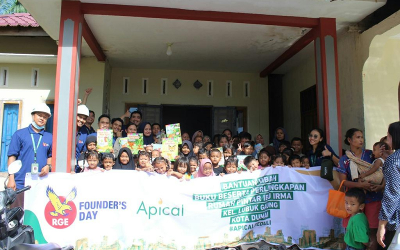 Lanjutan RGE's Founder Day: Apical Dumai Beri Bantuan Hibah ke Sekolah dan Rumah Pintar