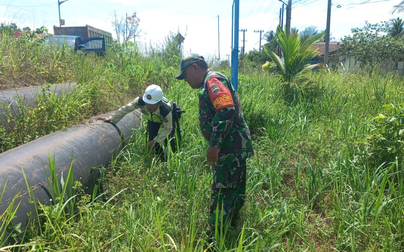 Amankan Objek Vital, Babinsa Bukit Kapur Patroli Bersama Tim Pertamina Hulu Rokan