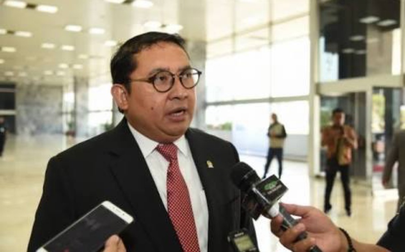 Kritik Penghadangan Neno, Fadli Zon : Sebaiknya Kapolda Riau Dicopot