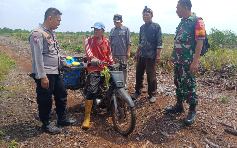 Gandeng Masyarakat, Babinsa Gurun Panjang Patroli Karhutla