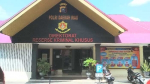 Transaksi di Warung Lontong, Tim Saber Pungli Polda Riau Tangkap Tangan 3 Oknum PNS Kehutanan