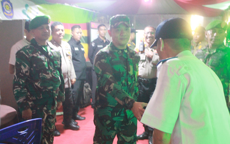 Malam Takbiran, Dandim 0320 Dumai Bersama Kapolres Hadiri Pawai Obor Idaman