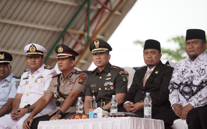 Dandim Dumai Bersama Forkopimda Peringati Hari Guru Nasional 2025 di Taman Bukit Gelanggang