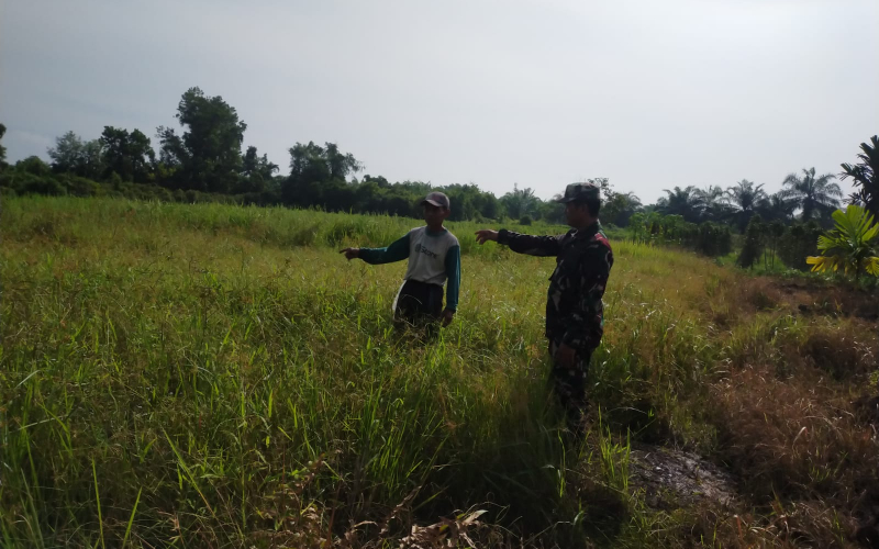 Babinsa Bangsal Aceh Patroli Karhutla