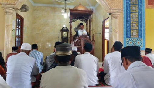 Menjadi khatib, Di Masjid Nurul Huda Concong , Wardan Bercerita tentang Umar