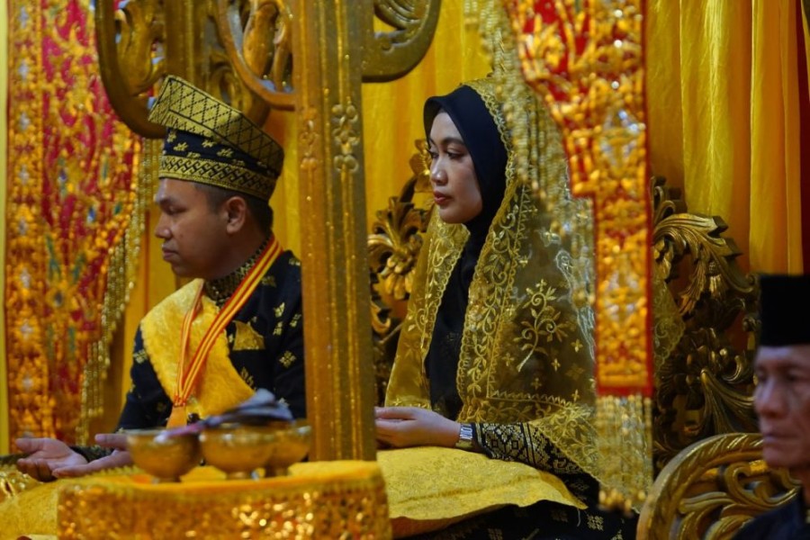 Gubri Abdul Wahid Resmi Sandang Gelar Datuk Seri Setia Amanah dari LAM Riau