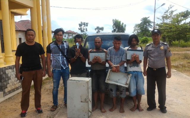 Polisi Bekuk Komplotan Pencuri Lampu Jalan Senilai Rp968 juta di Rohil