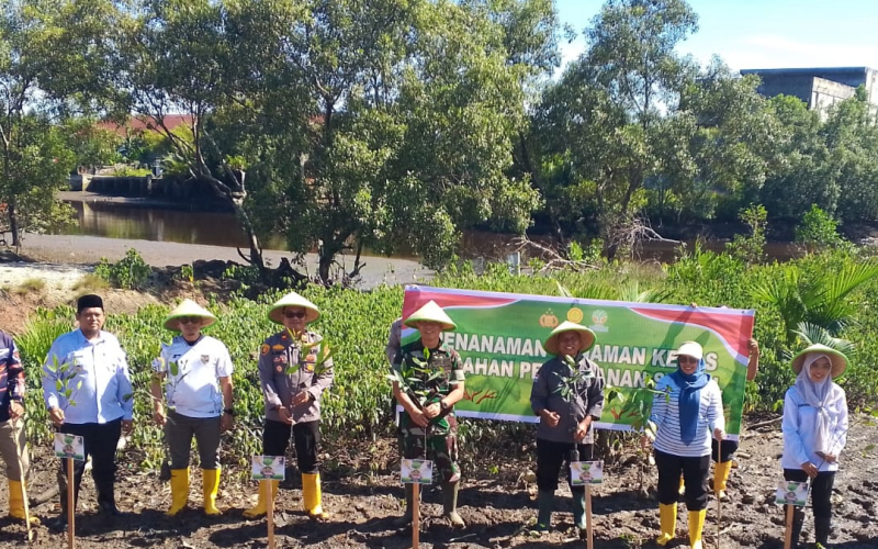 Kodim 0320 Dumai Ikuti Live Streaming Penanaman Tanaman Keras di Lahan Perhutanan Sosial