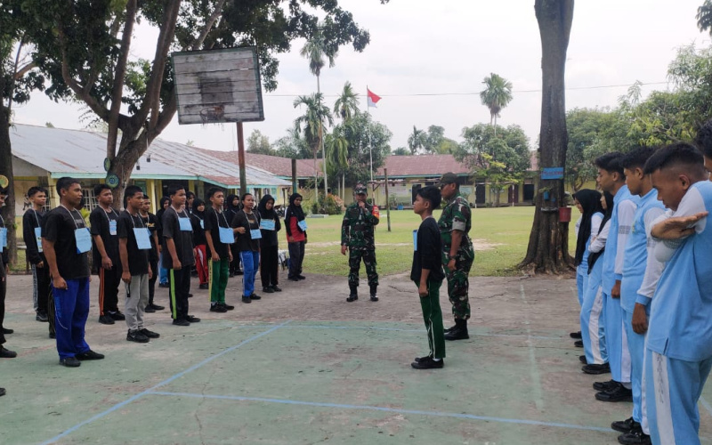 Kodim dan Koramil Dumai Beri Pelatihan PBB kepada Siswa SMK Perminyakan