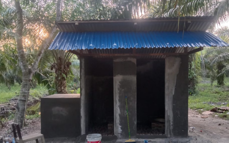 Satgas TMMD Membantu Bangun Toilet di SMA 4 yang Jauh dari Kota