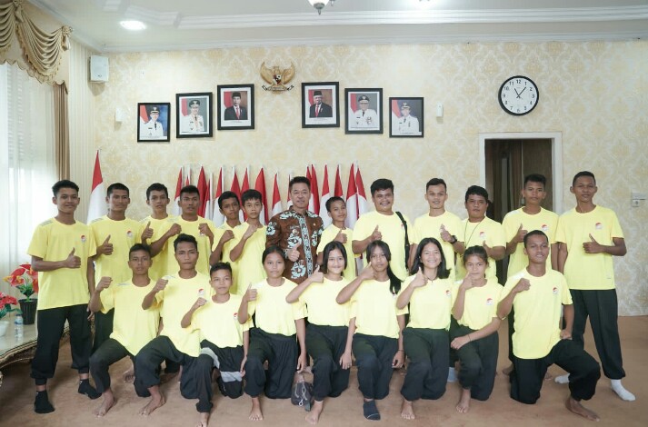 Bupati Rohil Lepas Atlet Wushu Ikuti Selekda Porwil Riau