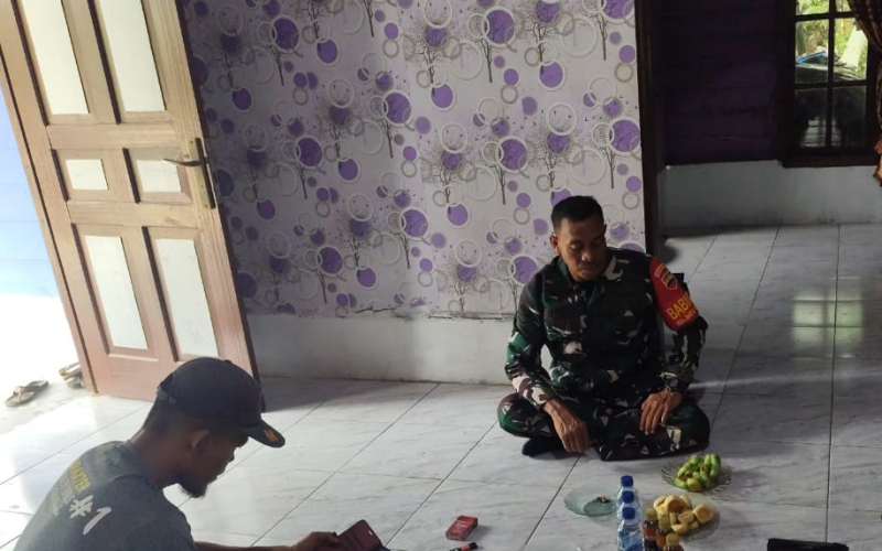 Babinsa Batu Teritip Terus Rawat Kemanunggalan TNI-Rakyat Lewat Kegiatan Komsos