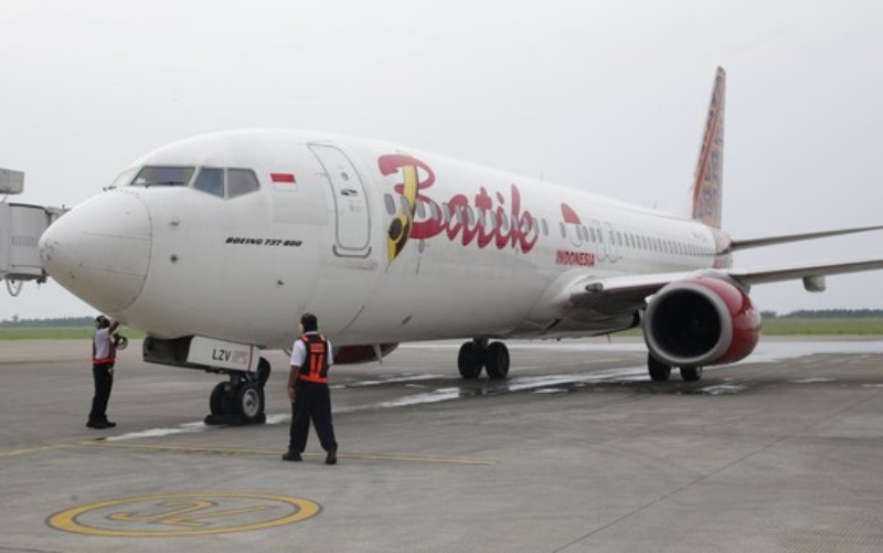 Merusak Pintu Pesawat Bisa Didenda Hingga Rp 2,5 Miliar