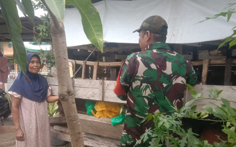 Babinsa Buluh Kasap Sambang Peternakan, Laksanakan Sosialisasi Cegah PMK