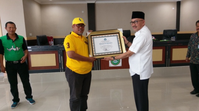 Satu-satunya yang Mampu Selesaikan PMP Online 100 Persen, Pemko Dumai Terima Penghargaan dari LPMP Riau